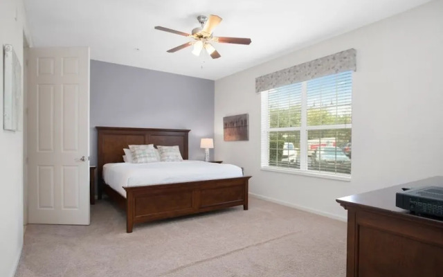 Luxury Oasis 3 Bedroom Condo by RedAwning
