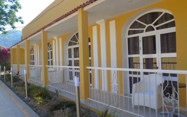 Hotel E El Cobre