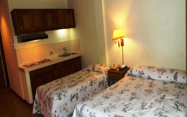 Summer Holiday Hotel