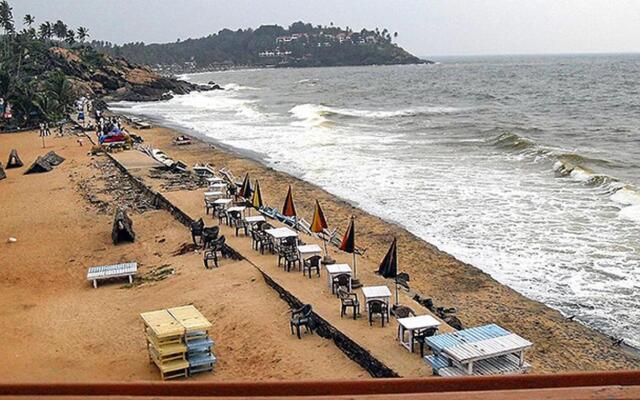 Fabhotel Wateredge Beach Resort