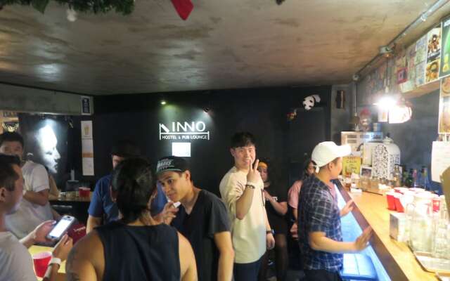 Inno Guesthouse & Bar Hongdae - Hostel