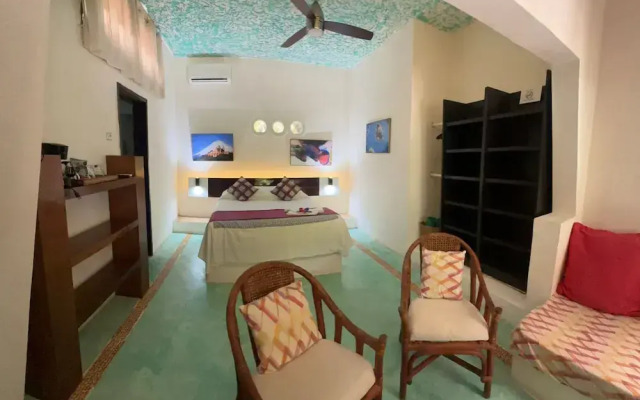 Maria's Kan Kin with Private Beach