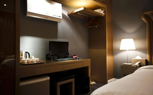 The California Hotel