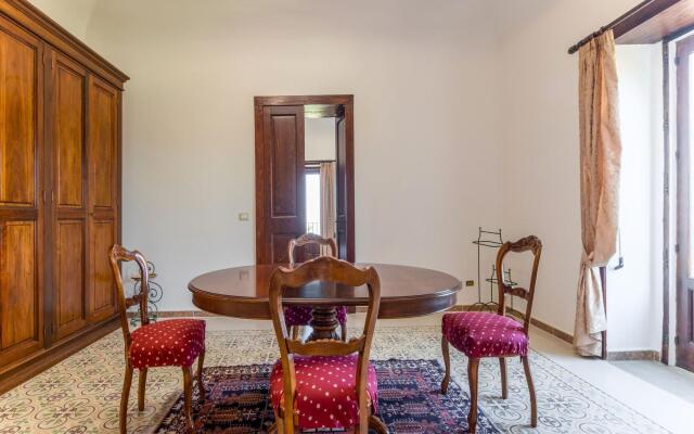 Lavish Sicilian Villa With Pool