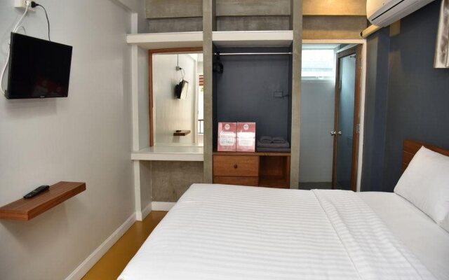 Chula Room & Service