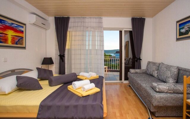 Lanterna Rooms