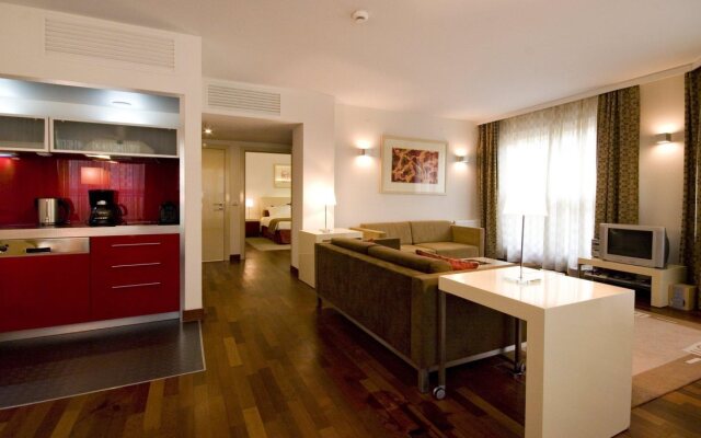 Mamaison Residence Diana