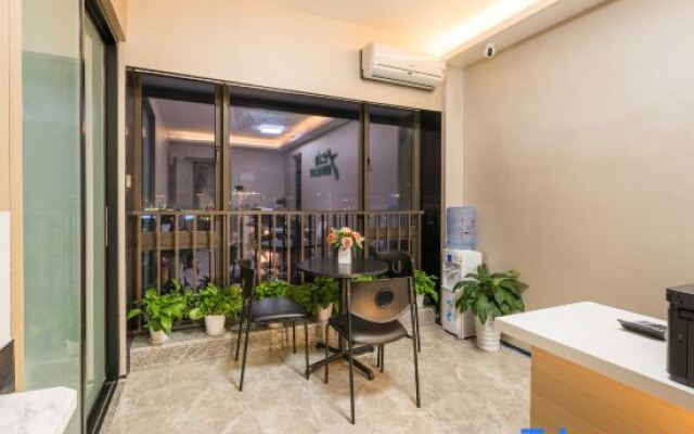 YEM Tata Executive Apartment (Shenzhen Baoan Wanda Plaza Store）