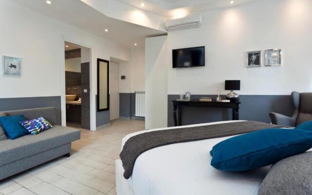 Aeterna Suites Collection