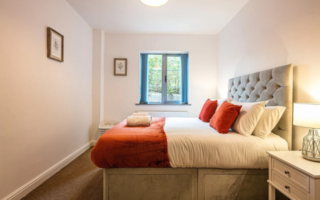 Cosy 1 Bedroom Private Patio by Opulent