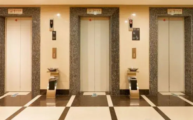 City Comfort Inn Hotel (Liuzhou Five Star Pedestrian Street Zhonghuan Building)