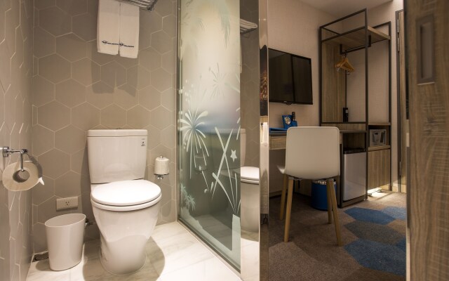 Airline Inn - Kaohsiung Station