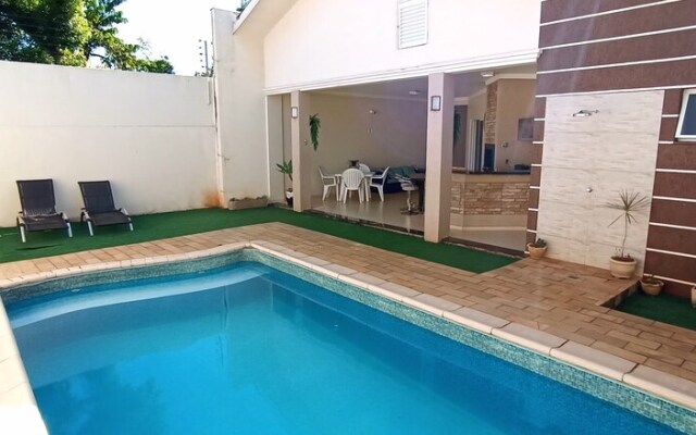 Casa Conforto com Piscina