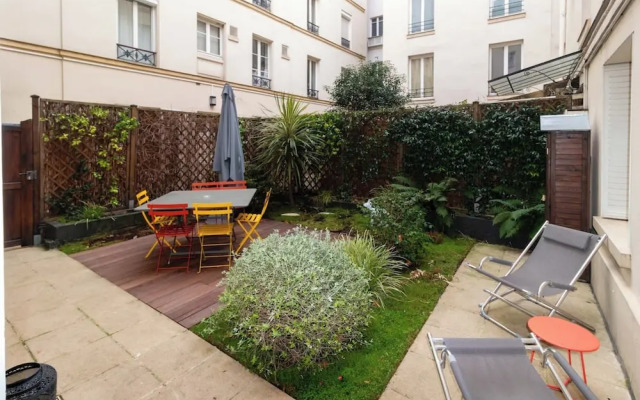 Superb Terrace Apart Champs Elysees Eiffel Tower