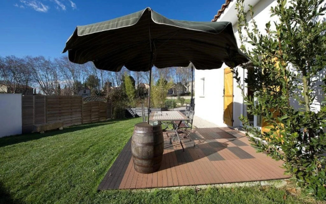 Maison Calme Avec Jardin Et Parking Prives