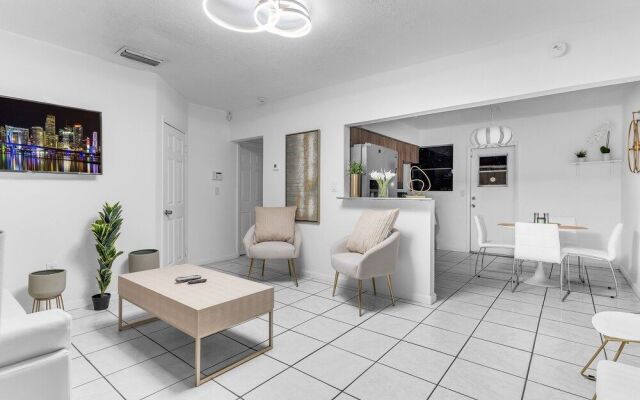 Wynwood Central 2BD Apartment w Parking