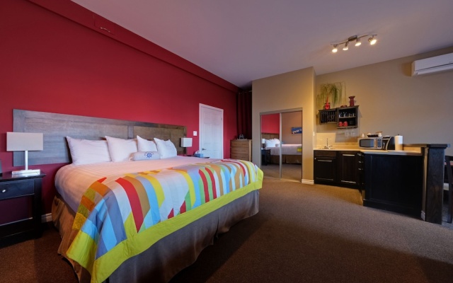 Seaside Suites
