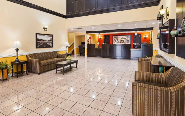 SureStay Plus Hotel by Best Western Alvin