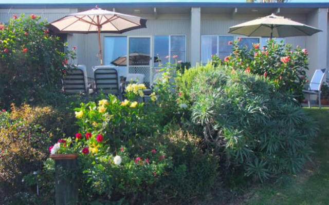 Inlet Views Holiday Lodge Motel