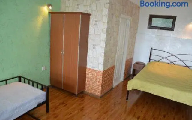 TJ Guest House