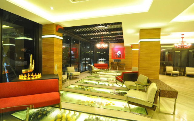 Le Vernissage Hotel