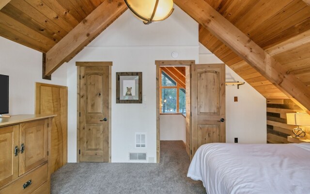 12 Central 2 Bedroom Home by Redawning