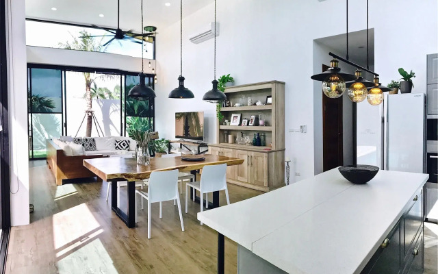 New Wonderful Villa in Nai Harn Center