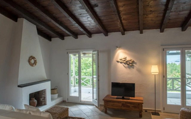 Skiathos Holidays Three-bedroom Villa