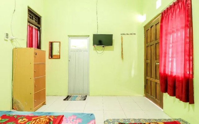 Penginapan Roro Mendut by ZUZU – Hotel Rooms – Mungkid