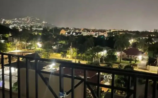 Modern Luxury 1BR Condo in Kingston