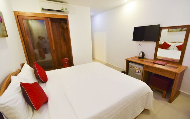 San San Hotel