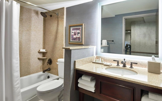 Renaissance Mobile Riverview Plaza Hotel