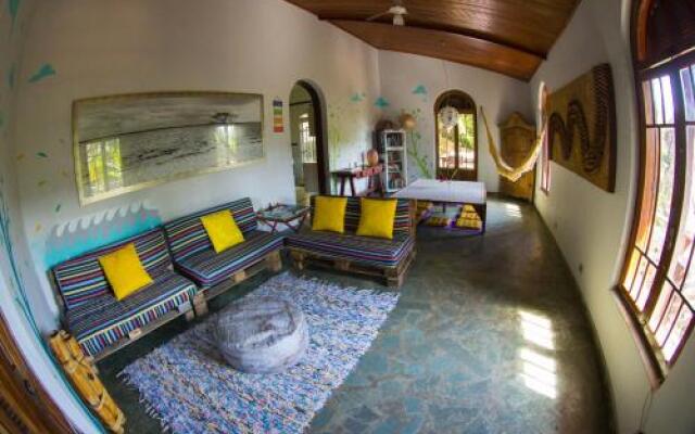 Surftopia Surf House