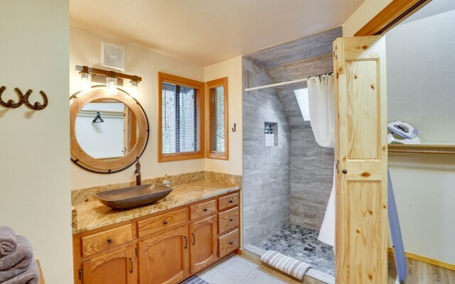 Waterfront Home w/ Hot Tub & Fire Pit in Sunriver!