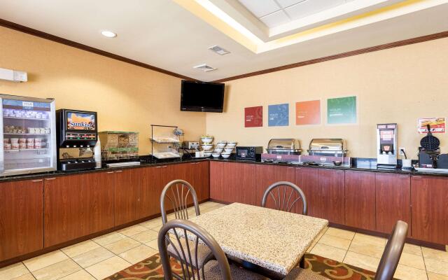 Comfort Inn & Suites