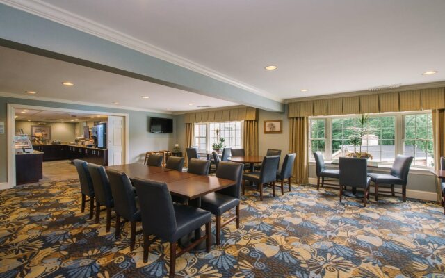 Holiday Inn Express & Suites Merrimack by IHG