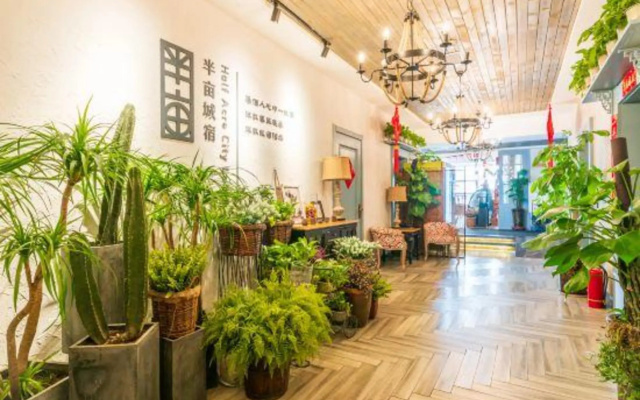 Half Acre City Lodge (Zhengzhou East Railway Station Exhibition Center)