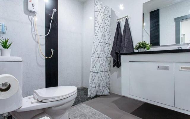 P4 Silom Large 2beds full kitchen WIFI 4-6pax