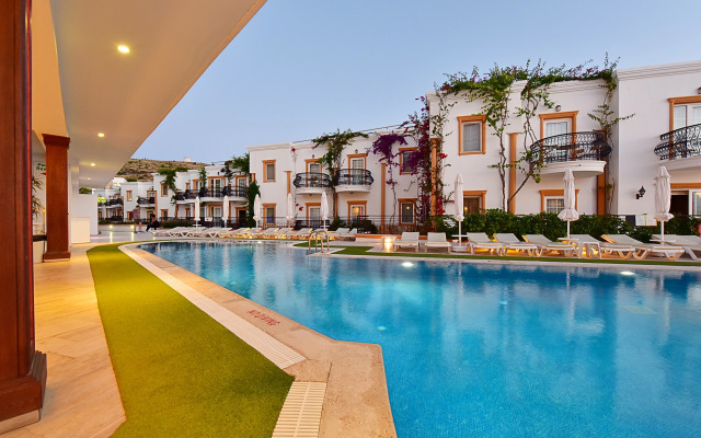 Tropicana Beach Hotel