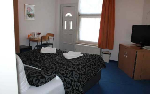 City Lounge Hotel