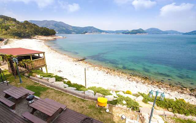 Geoje Blue Marae Pension
