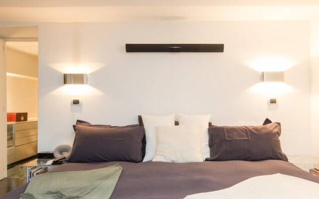 Rsh Pantheon Luxury Hi Tech Apartment