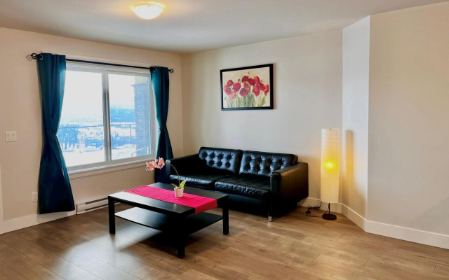 Kelowna new lake view 2bedroom suite close BIG WHITE