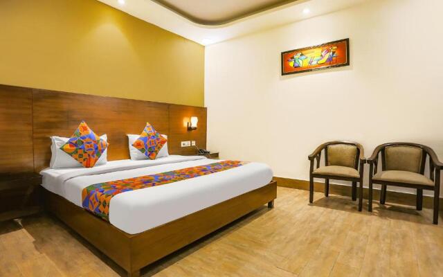 FabHotel Under Bridge