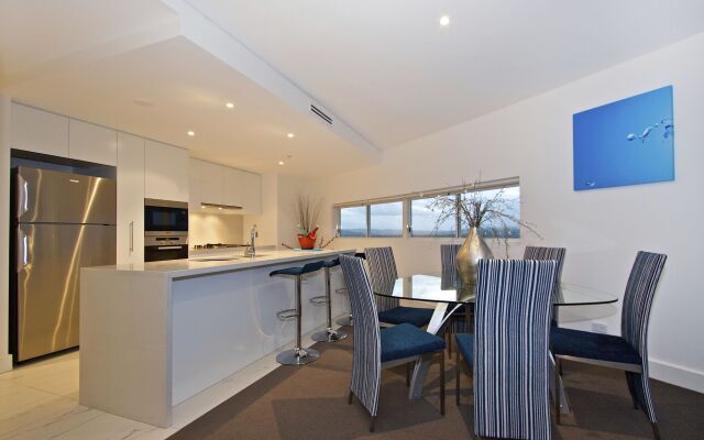 Kirra Surf Apartments