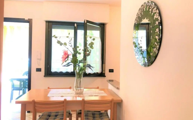 Enjoy the sun From a Private Garden!