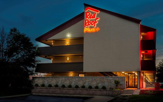 Red Roof Inn PLUS+ Chicago - Naperville