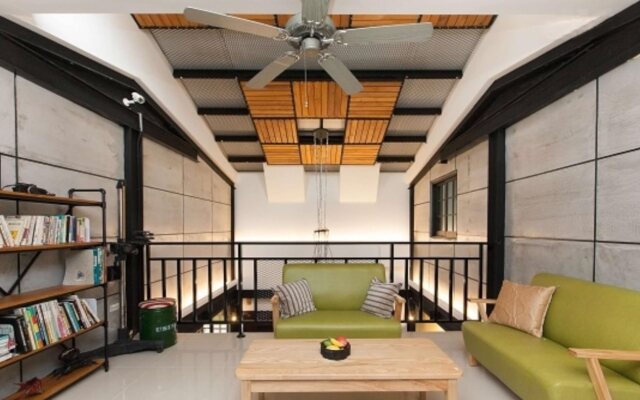 7M2 Hostel
