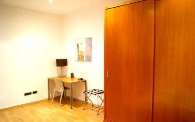 Places4stay Ramblas 2bd