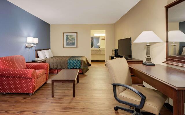 Days Inn by Wyndham Montgomery Near AUM